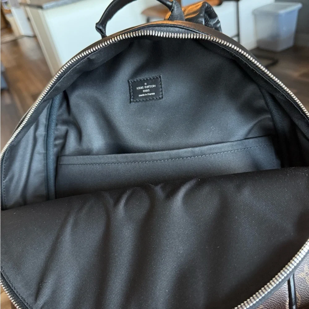Louis Vuitton Josh backpack - Picture 3 of 5